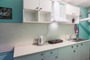 В центре Киева по ул.Саксаганского 6